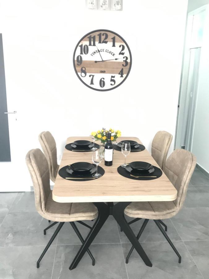 Apartman Mirella Apartment